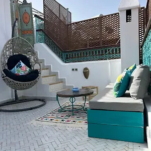 Amazing Amazigh Avec Jacuzzi Petit Dejeuner Compris Avec Aussi Familiales Pres De La Place Jemaa El Fna Riad Marrakesh